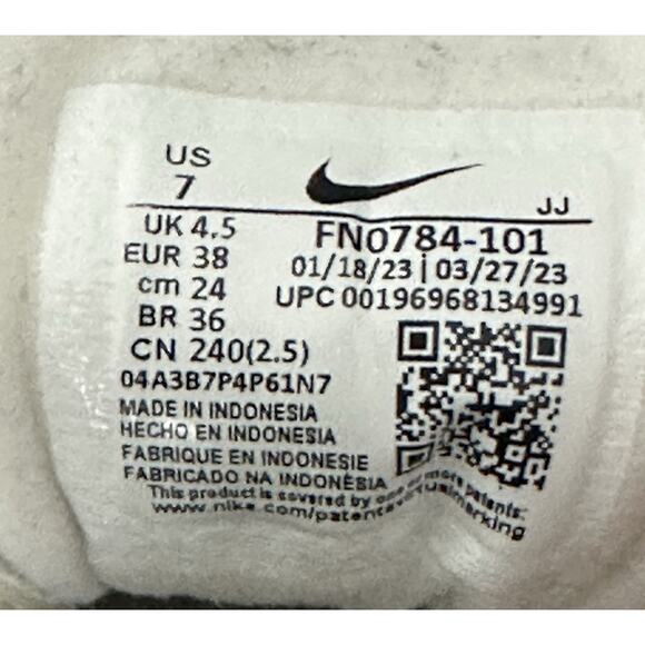 Nike Air Max Solo Womens Size 7 US Black White Athletic Shoes Sneaker FN0784-101 - Picture 8 of 8